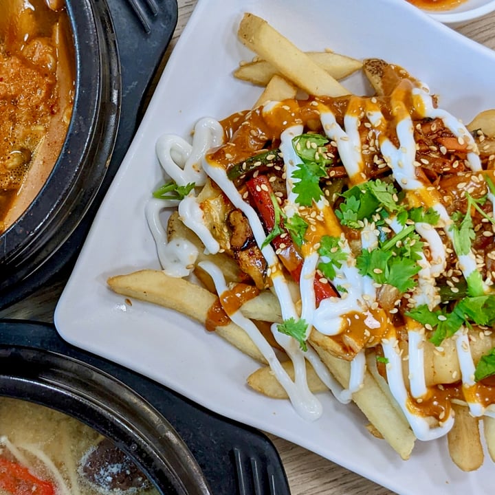 photo of The Boneless Kitchen Kimchi Bulgogi Fries shared by @xinru-t on  07 Dec 2022 - review