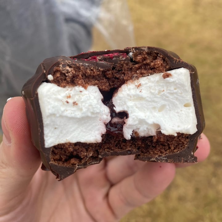 photo of Anandas Jam wagon wheel shared by @vegansuttonmama on  01 Aug 2023 - review