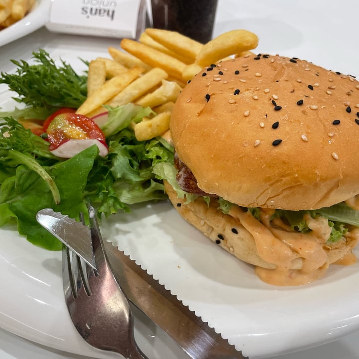 photo of Han's Fishless Burger shared by @babytopaz on  18 Jul 2023 - review