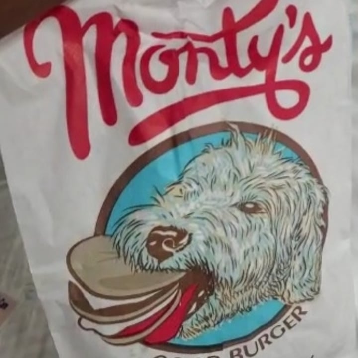 photo of Monty's Good Burger Charlie's Chicken Sandwich shared by @shakaragoddess on  23 Apr 2023 - review