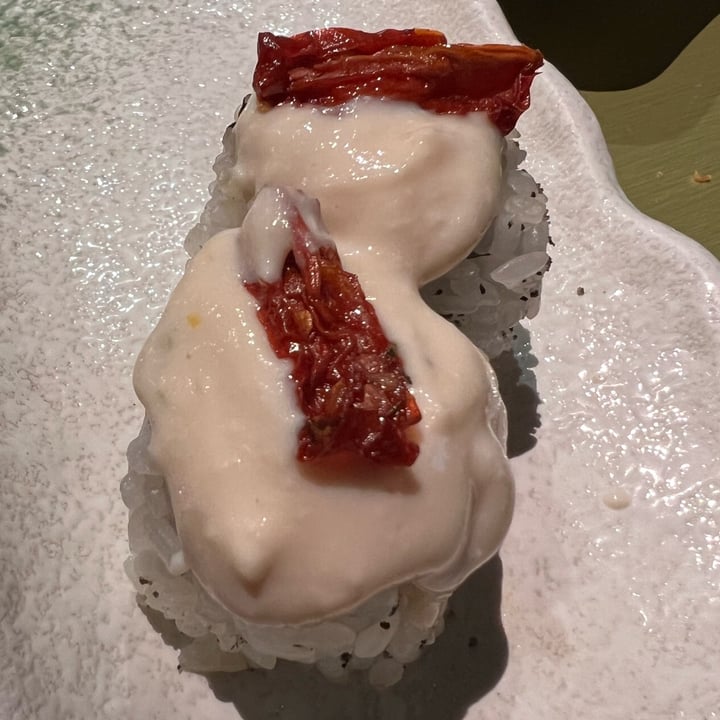 photo of Domò Sushi Hosomaki crema di tofu e pomodori secchi shared by @cherry612 on  08 Feb 2023 - review