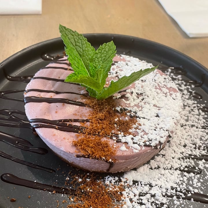 photo of Beyond Sushi Cheesecake shared by @thelondonvegan on  14 Apr 2023 - review