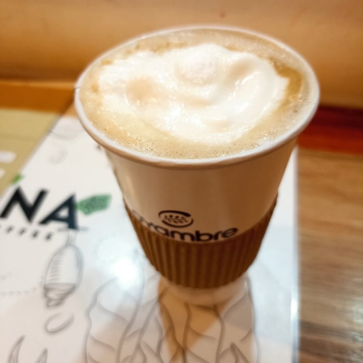 photo of Ohana Store & Coffee Café con Leche Vegetal shared by @macaridad on  24 Jan 2023 - review