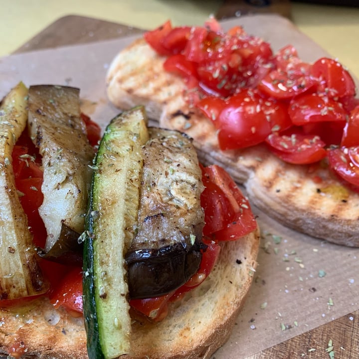 photo of Pollo d’oro beuschetta contadina e bruschetta pugliese shared by @victoriantonioni on  21 Jan 2023 - review