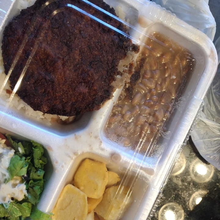 photo of Junior Bar and Restaurant marmita, arroz, feijao, salada e hamburger de soja shared by @flaviapettarin on  21 May 2023 - review