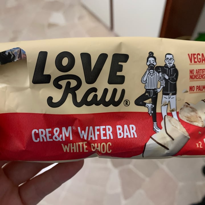photo of LoveRaw Cre&m Wafer Bar Milk Choc shared by @azzurracontraf on  17 Feb 2023 - review