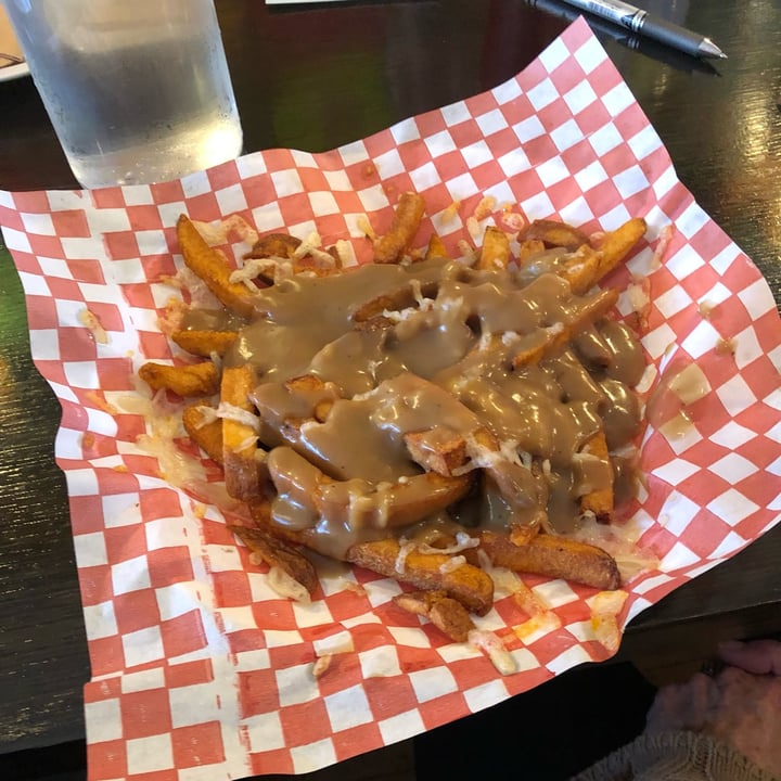 photo of The Hearty Hooligan Poutine shared by @sueprozak on  23 Feb 2023 - review