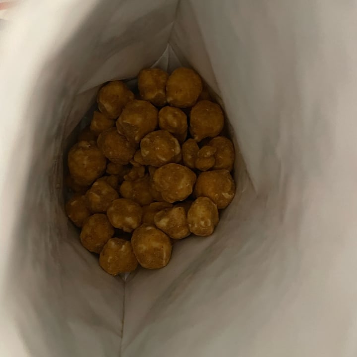 photo of Trader Joe's Peanut Butter Caramel Coated Popcorn shared by @melnourish on  21 Feb 2023 - review