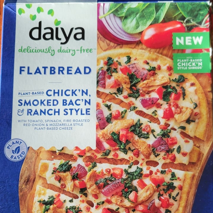 photo of Daiya Plant Based Chick’n Smoked Bac’n & Ranch Style Flatbread shared by @bethanykenyon on  13 Apr 2023 - review