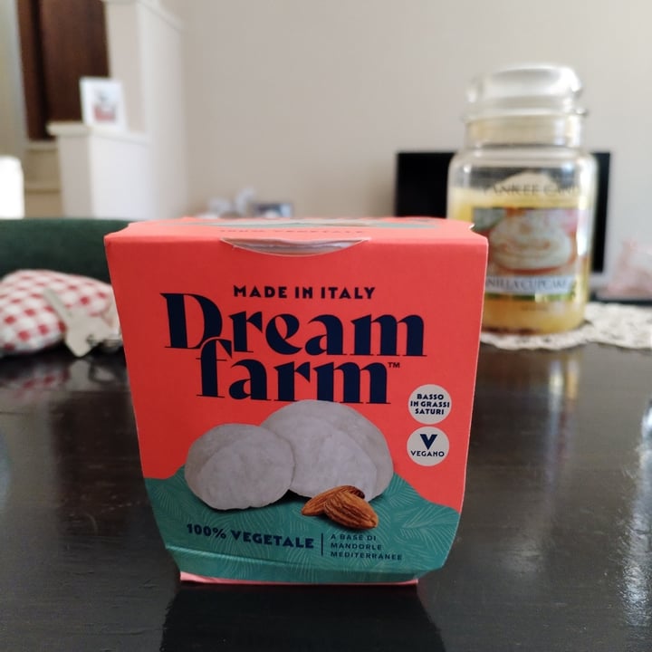 photo of Dreamfarm Alternativa vegetale alla mozzarella shared by @alexxandra on  23 Jun 2023 - review