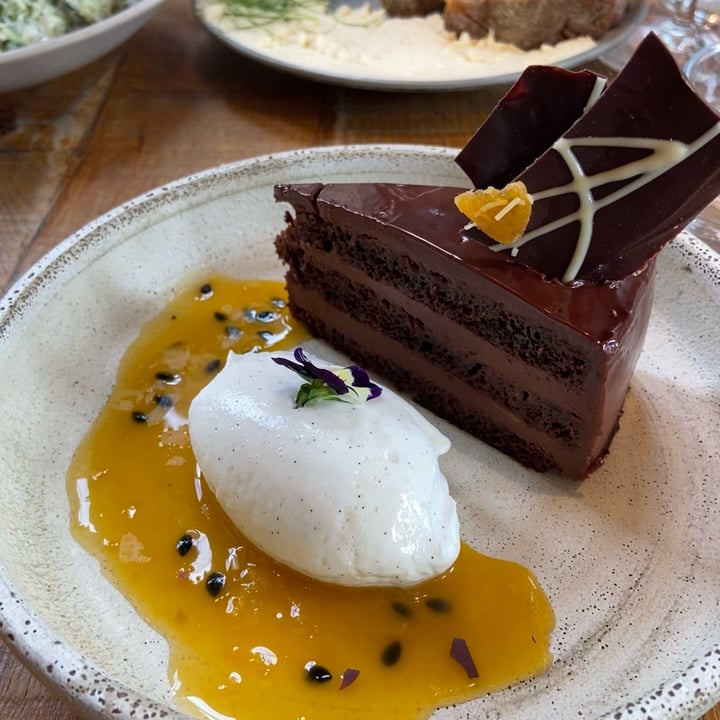 photo of mallow passion fruit sachertorte shared by @jules-v on  29 Jun 2023 - review