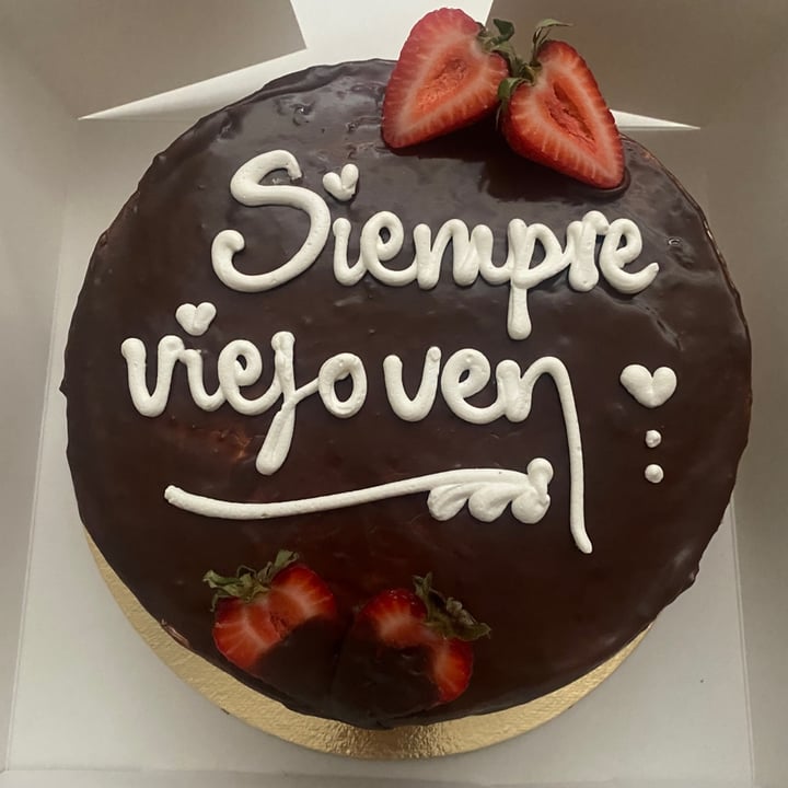 photo of Leti's cakes Torta Personalizada shared by @veganiciousbab on  19 Mar 2023 - review