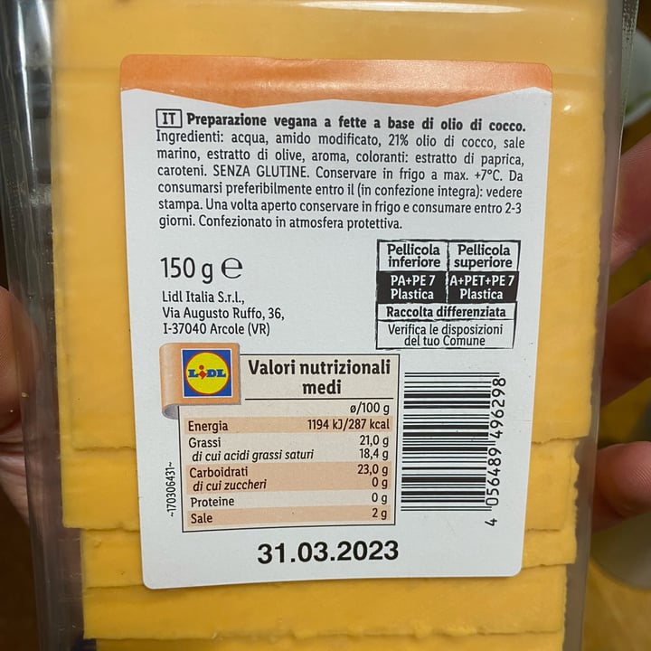 photo of Vemondo formaggio cheddar shared by @brugola on  08 Jan 2023 - review