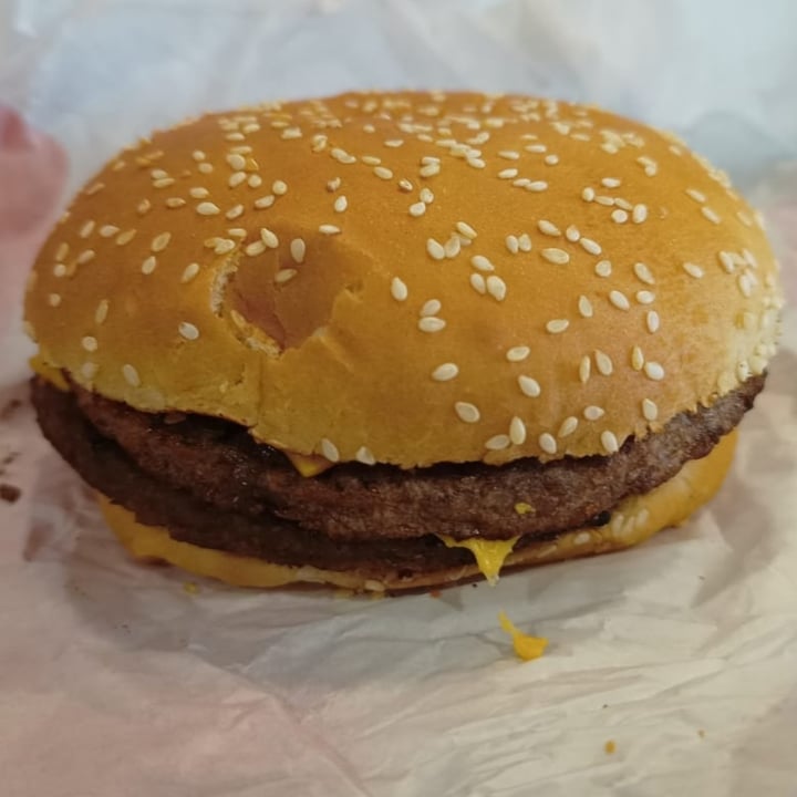 photo of Burger King Double Cheese And Bacon Veggie Burger shared by @quimeyjulia on  02 Mar 2023 - review