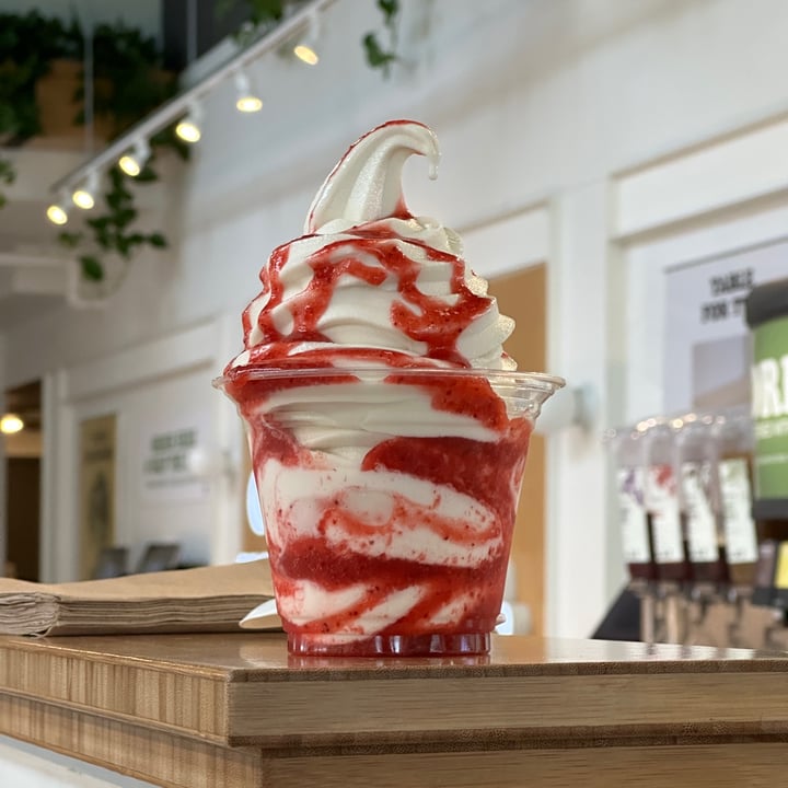 photo of Plant Power Strawberry Soft Serve shared by @worldofvegan on  04 May 2023 - review