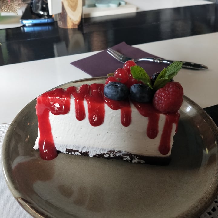photo of Romeow Cat Bistrot White Cake shared by @alessandragalli85 on  01 May 2023 - review