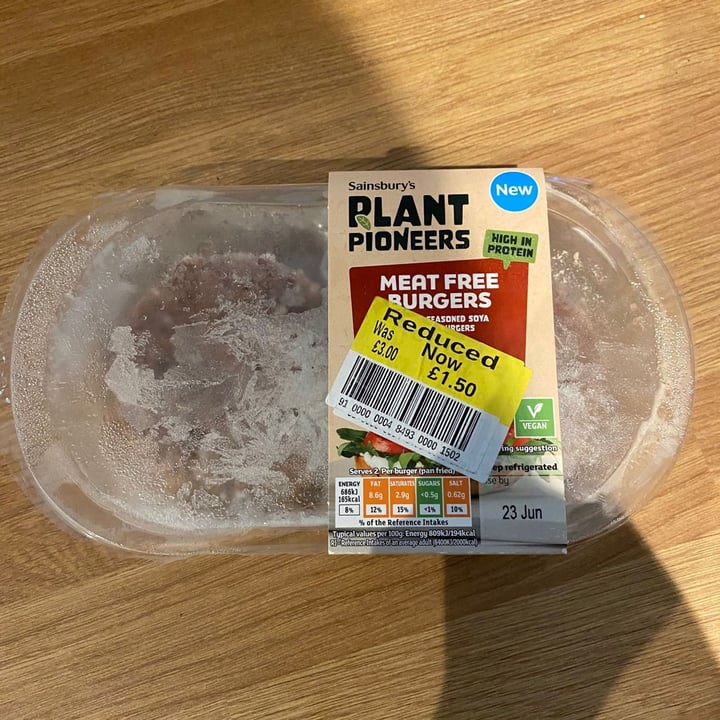 photo of Plant Pioneers Meat Free Burgers shared by @appleappleamanda on  15 Jul 2023 - review