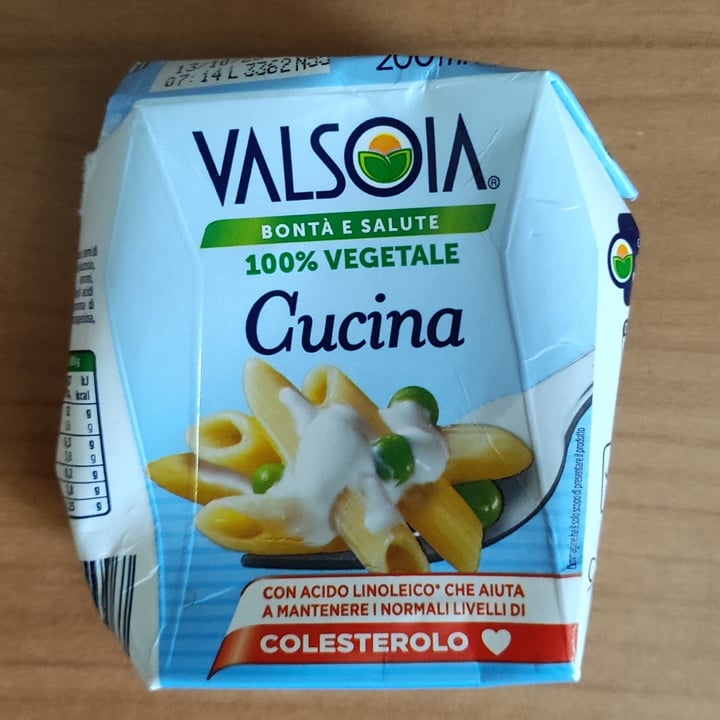 photo of Valsoia Panna 100% Vegetale shared by @brontilloveg on  28 Jan 2023 - review