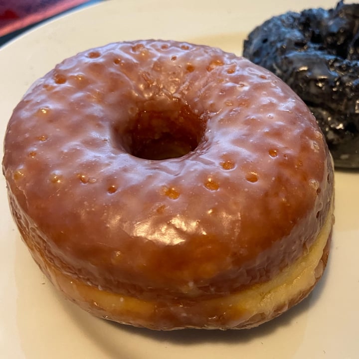 photo of Beacon Doughnuts Glazed shared by @crueltyfreeyouandme on  20 Jun 2023 - review