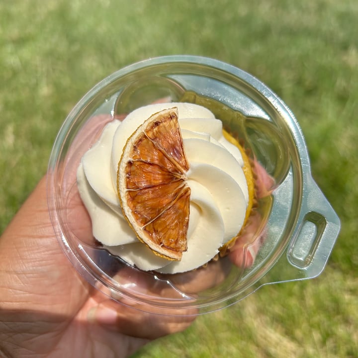 photo of Zephie’s Cakes & Desserts Vegan Lemon Cake shared by @thethriftyplant on  23 Jul 2023 - review