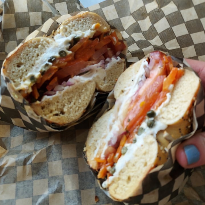 photo of Ben & Esther’s Vegan Delicatessen Lox Bagel Sandwich shared by @onionkraut on  14 May 2023 - review