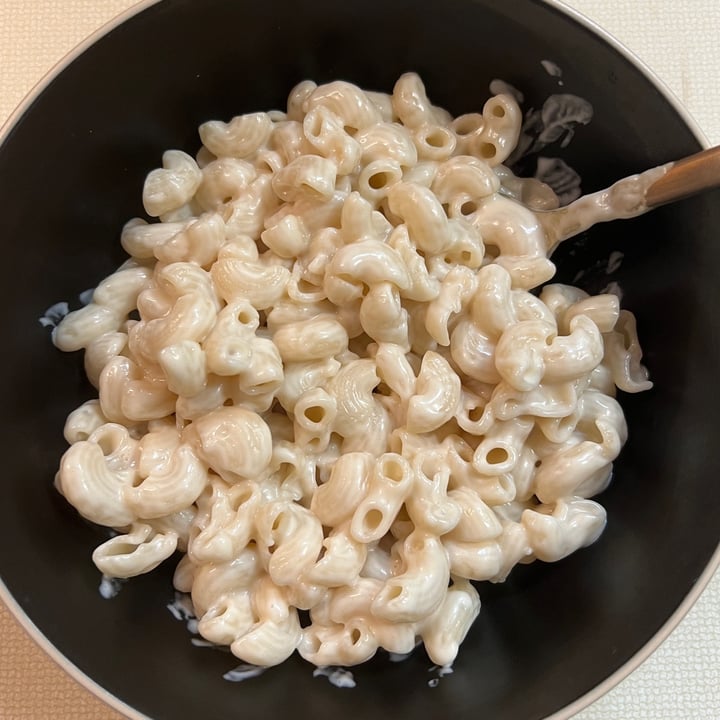 photo of Daiya Deluxe Mac and Cheese White Cheddar Style shared by @marykathryncs on  03 Aug 2023 - review