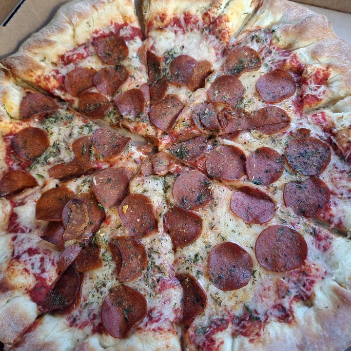photo of Pi Vegan Pizzeria Pepperoni Stuffed Crust shared by @summerwindotis on  11 Mar 2023 - review