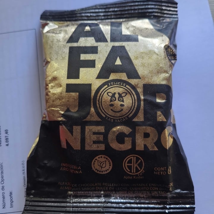 photo of Felices Las Vacas Alfajor Negro shared by @hergabmal on  15 Feb 2023 - review