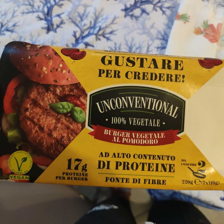 photo of Unconventional Burger Vegetale Al Pomodoro - Tomato Burger shared by @muffoladx on  24 May 2023 - review