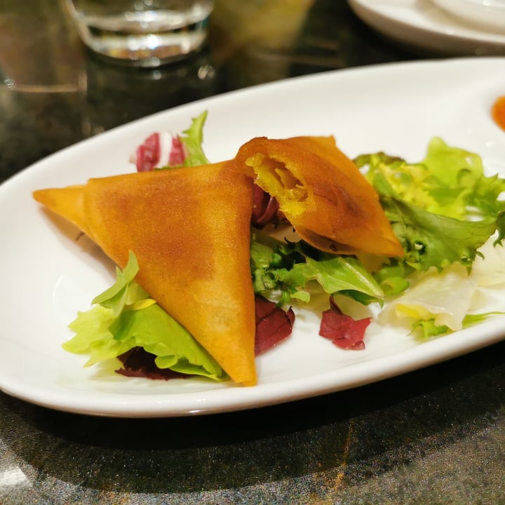 photo of IYI fusion experience Samosa shared by @svetz on  05 Jan 2023 - review