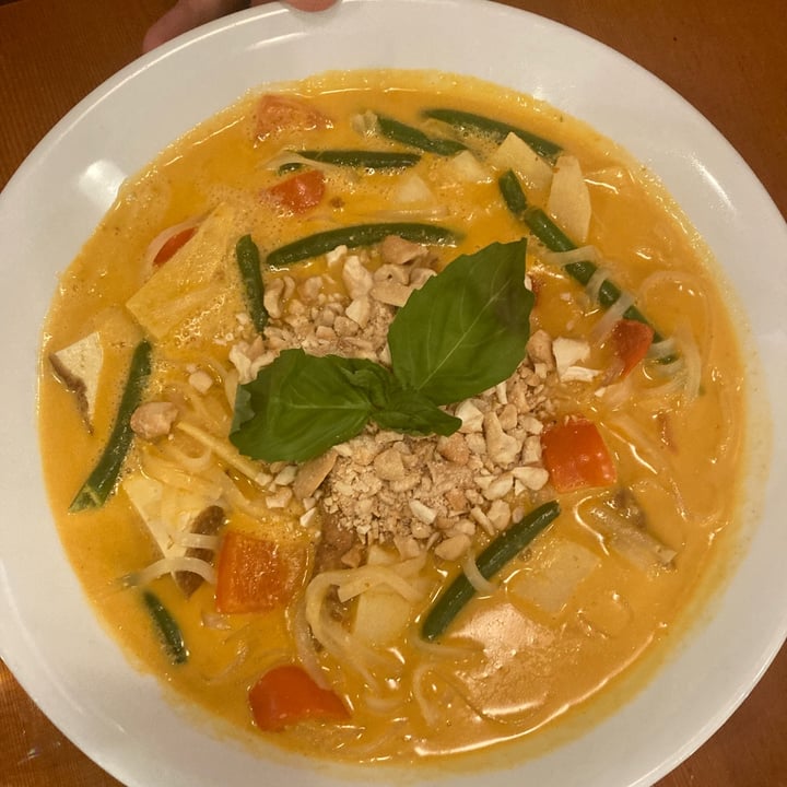 photo of Eve Olive Cashew Coconut Curry shared by @miranda24680 on  26 Jun 2023 - review