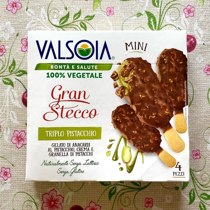 photo of Valsoia Gran Stecco Triplo Pistacchio shared by @tsarinaveg on  09 Jun 2023 - review