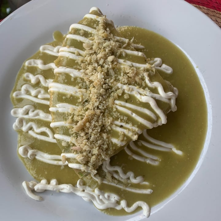 photo of Cinnamon Veggie Pastel De Tamal Verde shared by @mariaart on  14 Apr 2023 - review