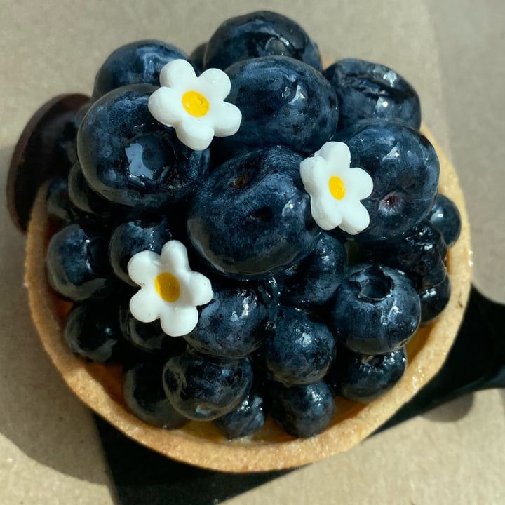 photo of L'Artisane Creative Bakery (Coral Gables) Blueberry Tart shared by @feliciam on  05 Feb 2023 - review