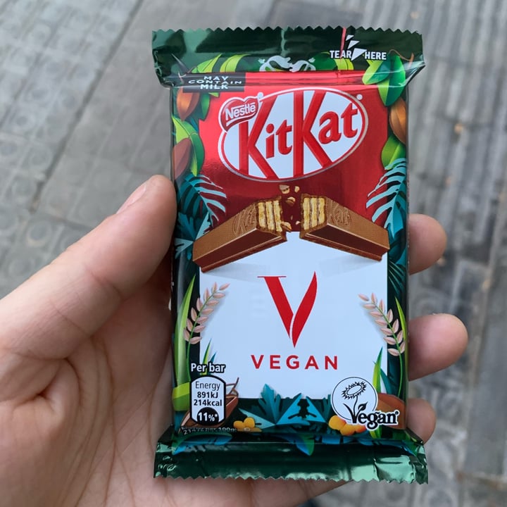 photo of Nestlé Kitkat Vegan shared by @helenpfuertes on  08 Jan 2023 - review