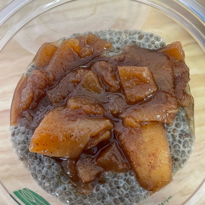 photo of La cosa vegana Pudding (chia Seeds, Apple And Cinnamon) shared by @troyd-c on  09 Feb 2023 - review