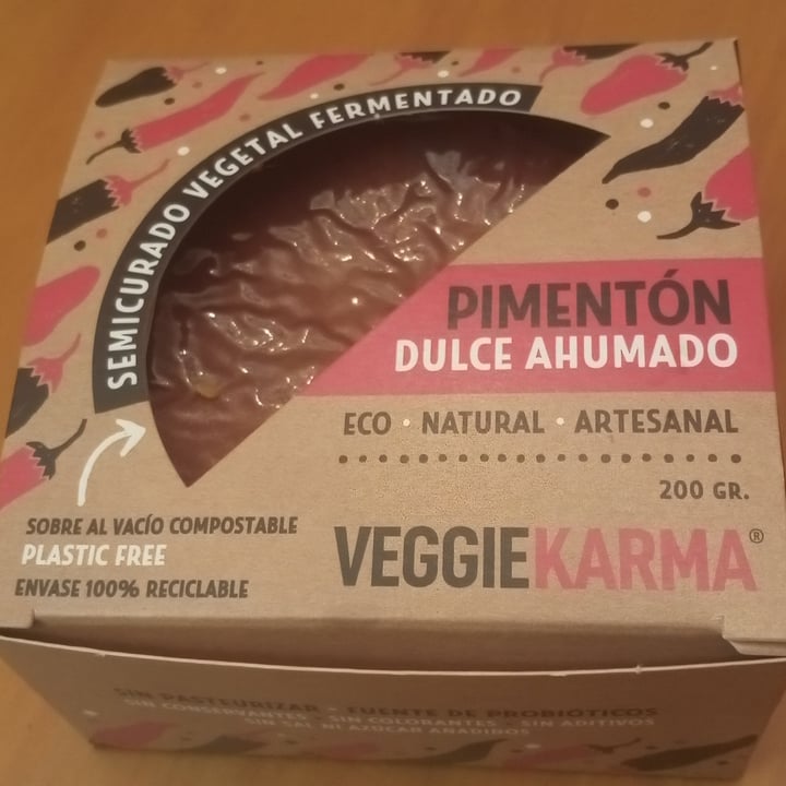 photo of Veggie Karma Queso Semicurado con Pimentón Dulce Ahumado shared by @titoherbito on  03 Apr 2023 - review