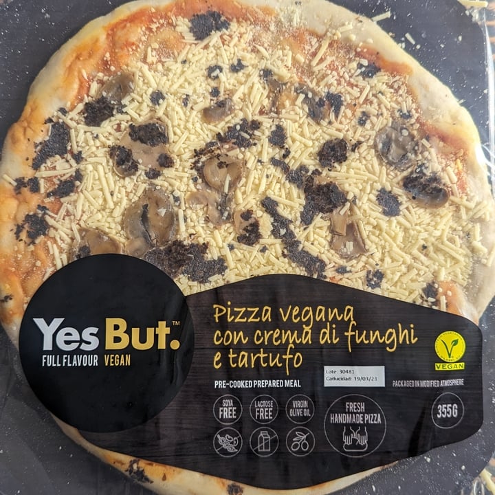 photo of Yes But. Pizza de champiñones y trufa shared by @marthu09 on  08 Mar 2023 - review