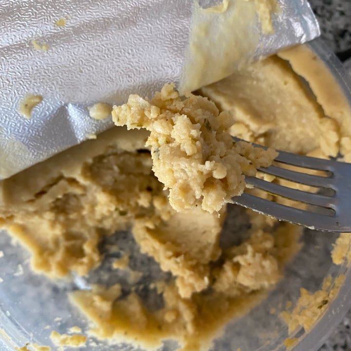 photo of Hummus Kamar Hummus de garbanzos con pasta de maní y ajo. shared by @delfinamac on  27 Dec 2022 - review