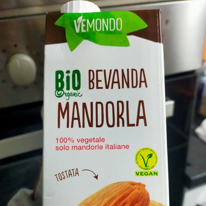 photo of Vemondo Bevanda alla mandorla shared by @lucianar on  07 Jan 2023 - review