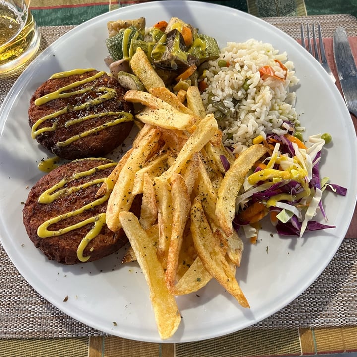 photo of Mais Cafe Restaurant Vegan Burger shared by @joeashwood on  12 Jul 2023 - review