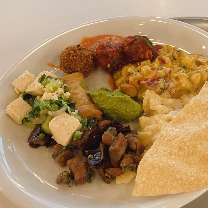photo of Hiltl Dachterrasse Buffet shared by @muffinpuff on  23 May 2023 - review