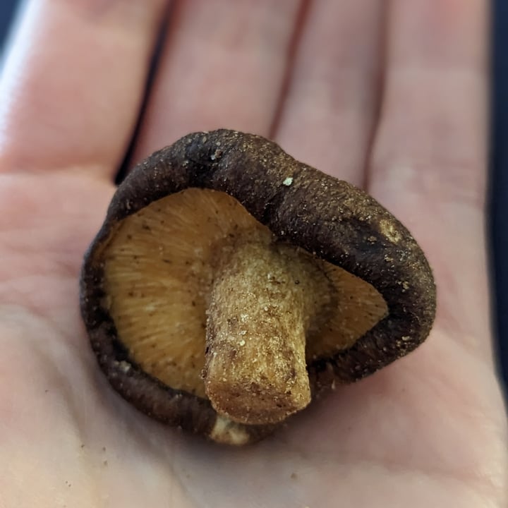 photo of T&T Shiitake Mushroom Crisps shared by @marisab03 on  15 Mar 2023 - review