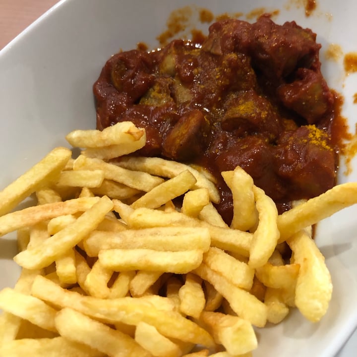 photo of Deutsche Bahn Vegane Currywurst Mit Pommes shared by @felixw on  12 Jan 2023 - review