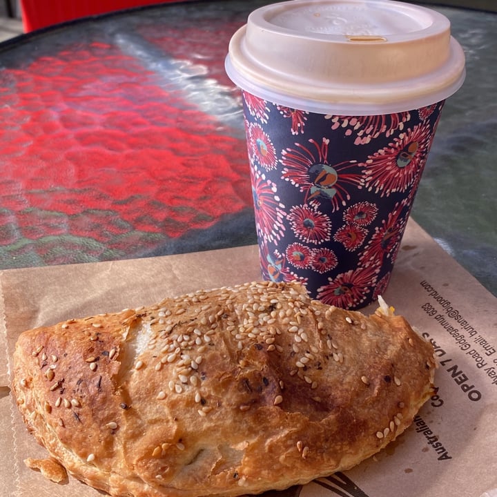 photo of Gidgegannup Bakery & Cafe vegan veggie pastie shared by @plantbasedlover on  23 Jul 2023 - review