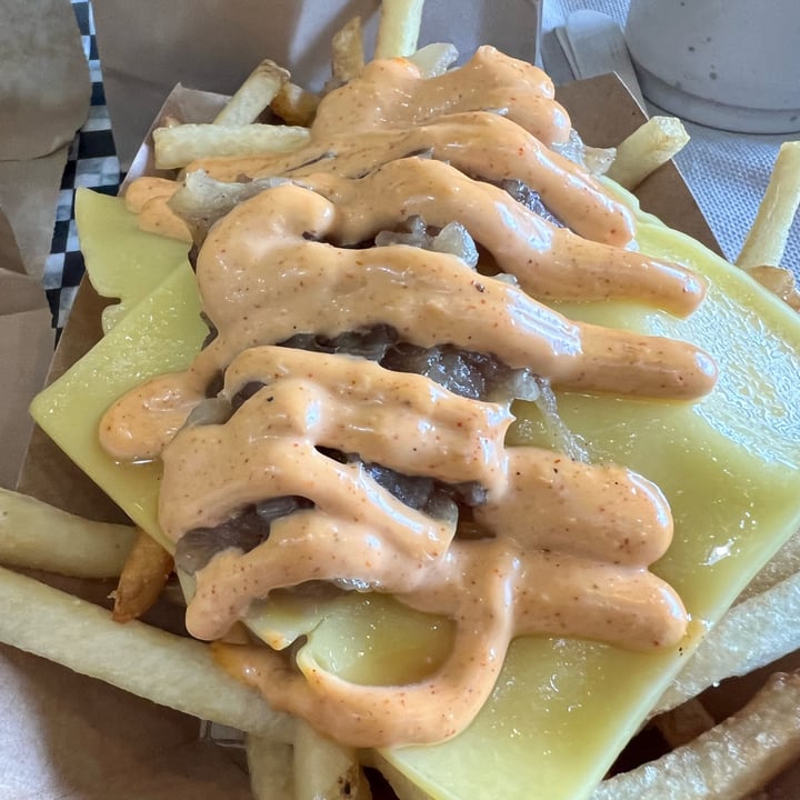 photo of Burger Crush Vegan Crushed fries shared by @veganmika on  04 Apr 2023 - review