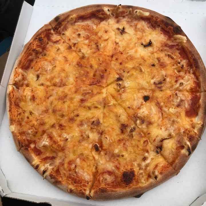 photo of RÉBUS PIZZA vegan cheese pizza shared by @barcab on  11 May 2023 - review