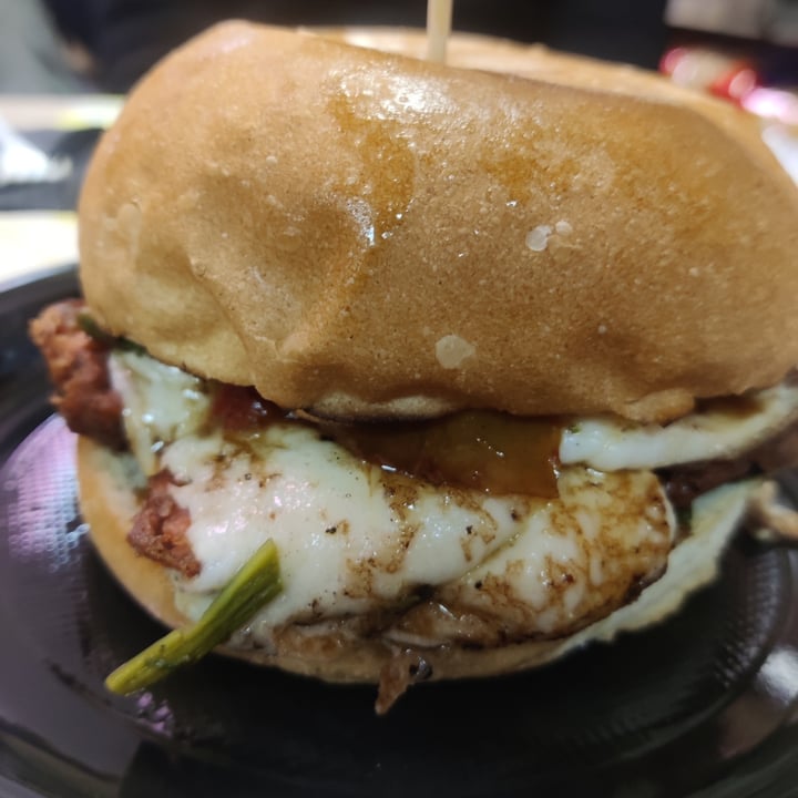 photo of Burger's bro' Panino composto shared by @lidusamm on  27 Feb 2023 - review