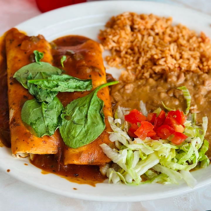 photo of Chuy's Veggie Enchiladas shared by @tabithalewis on  02 Jul 2023 - review