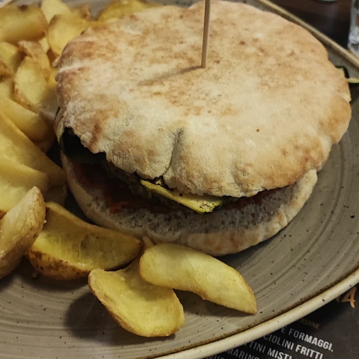 photo of Taverna Concordia Burger Vegano shared by @nausyd on  05 May 2023 - review
